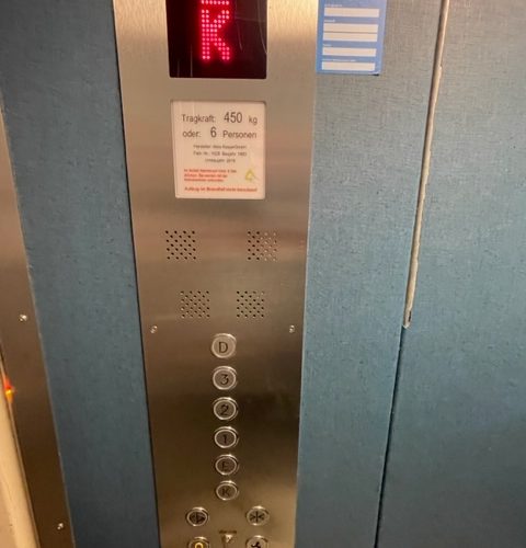 ein Aufzug ist auch vorhanden