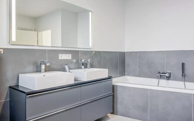 Badezimmer I im OG
