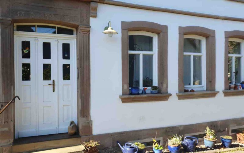 Detailaufnahme von der Fassade des Wohnhauses