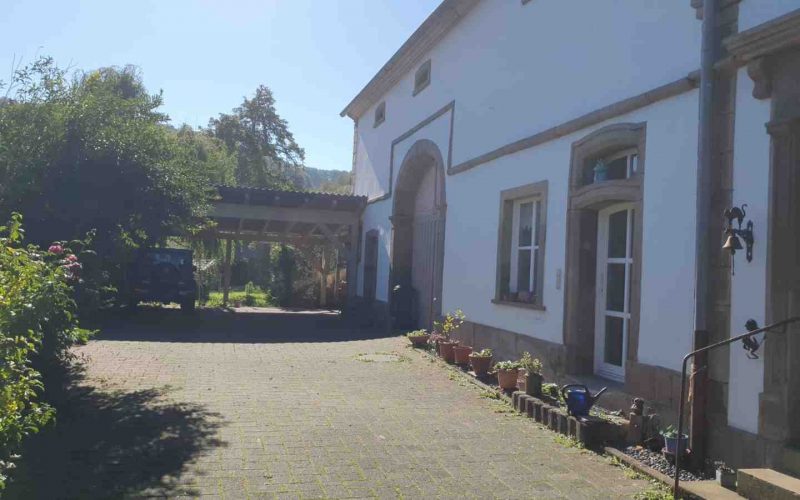 Blick von der Hofeinfahrt
