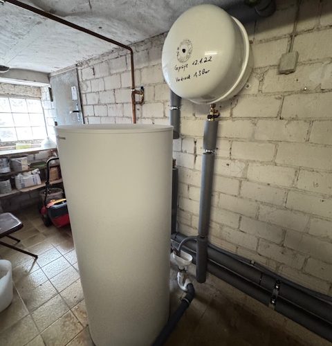 neuer Warmwasserboiler