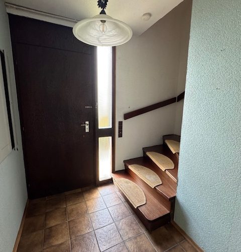 Diele im EG mit Blick zum Treppenhaus