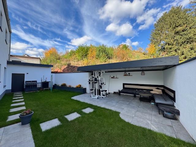 Freisitz auf der Rückseite des Grundstücks