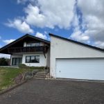 Wohnhaus mit Garage