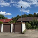eine Garage gehört auch zur Liegenschaft
