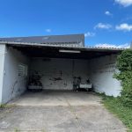 Unterstand für ihre Fahrzeuge