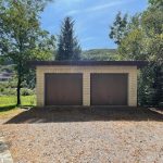 eine Doppelgarage ist auch vorhanden