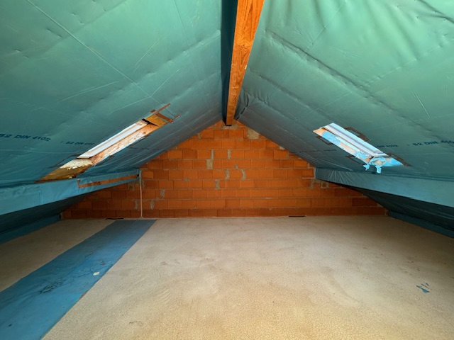 wärmegedämmter Dachboden hier im Anbau