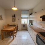 24 Küche mit EBK in der Wohnung im OG