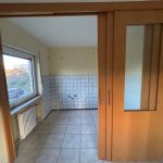 Schiebelement zwischen Esszimmer und Küche