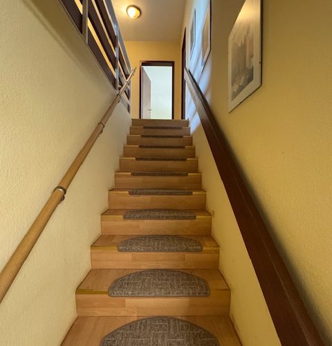 Treppe zum Untergeschoss