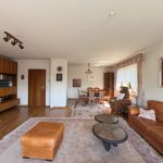 Wohnzimmer mit Blick zum Essbereich