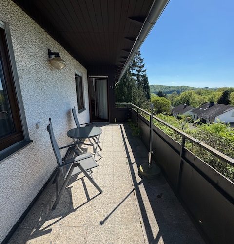 Ihr Balkon vom Wohnzimmer zugehbar