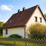 Straßenansicht von der Rückseite der Liegenschaft