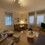 29 Wohnzimmer in der Wohnung im EG