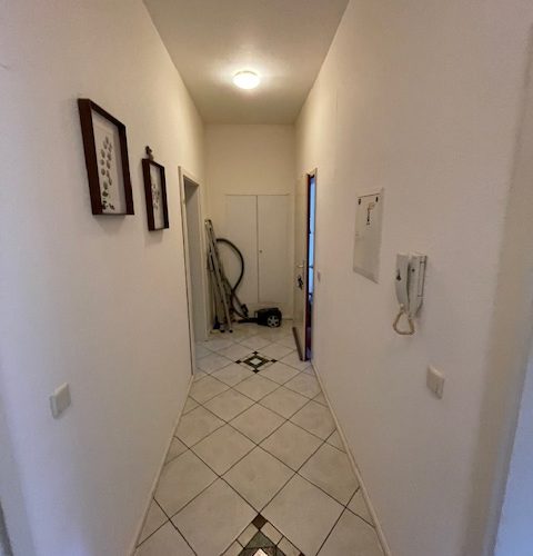 28 Wohnungsflur im OG