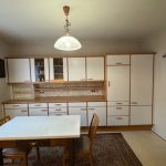 Blick vom Esszimmer zur Küche