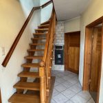 Hauseingangsbereich mit Treppenhaus