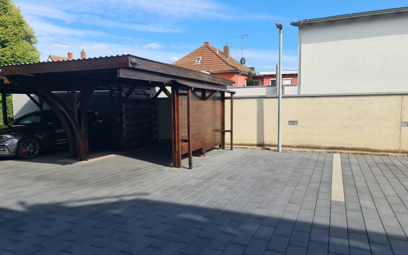 Ein Carport gehört auch dazu