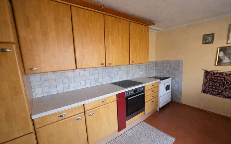 12 EBK in der Küche im OG