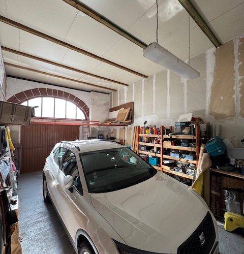 Ihre großzügige Garage