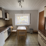 Küche mit EBK im Erdgeschoss