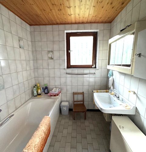 Badezimmer im UG