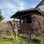 Ein Gartenhaus ist auch vorhanden