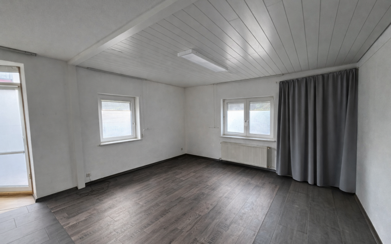 8 lichtdurchflutetes Chefzimmer