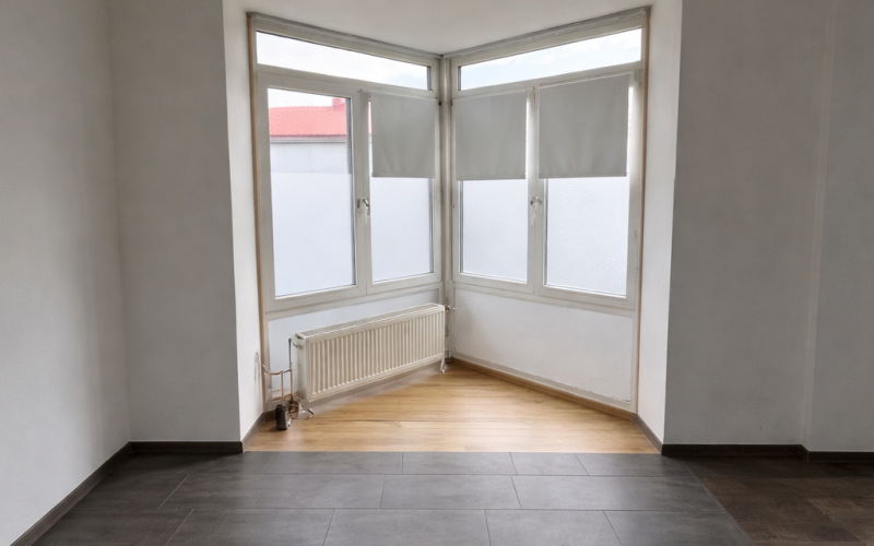 10 Blick zum Erker im Chefzimmer