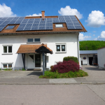 1 Vorderansicht der Liegenschaft