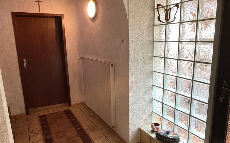 Diele im EG mit Blick zur Küchentür