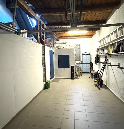 Ihre großzügige Garage