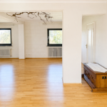 Blick vom Esszimmer zum Wohnbereich