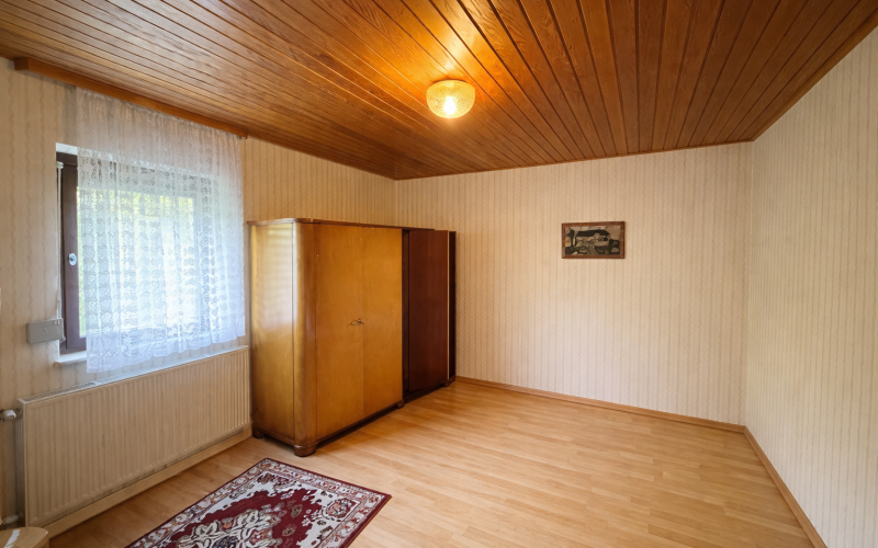 18 Schlaf, Ess,- oder Arbeitszimmer im EG