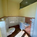 separate Toilette