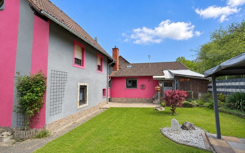 2 Gartenseite der Liegenschaft