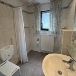 9 Duschbadezimmer im EG