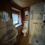 Duschbadezimmer im EG links