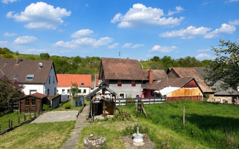 30 Blick vom Garten- zum Wohnhaus