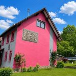 32 Seitenansicht der Liegenschaft