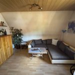 Wohn- oder Kinderzimmer im DG