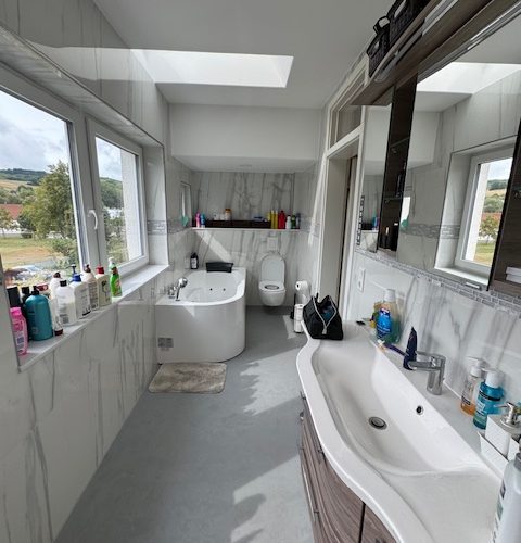 Badezimmer im OG