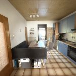 5 Blick vom Wohnzimmer zur Küche