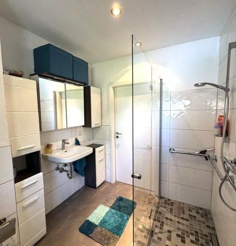 9 Badezimmer im EG