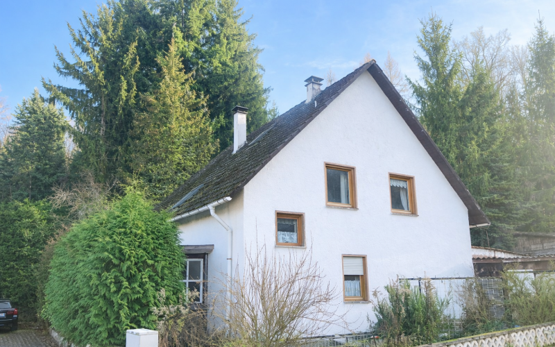 Seitenansicht der Liegenschaft