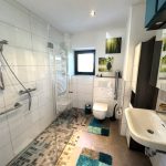 8 Badezimmer im EG