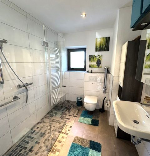 8 Badezimmer im EG