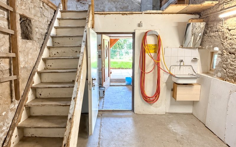 Garage mit Zugang zum ehemaligen Heuboden