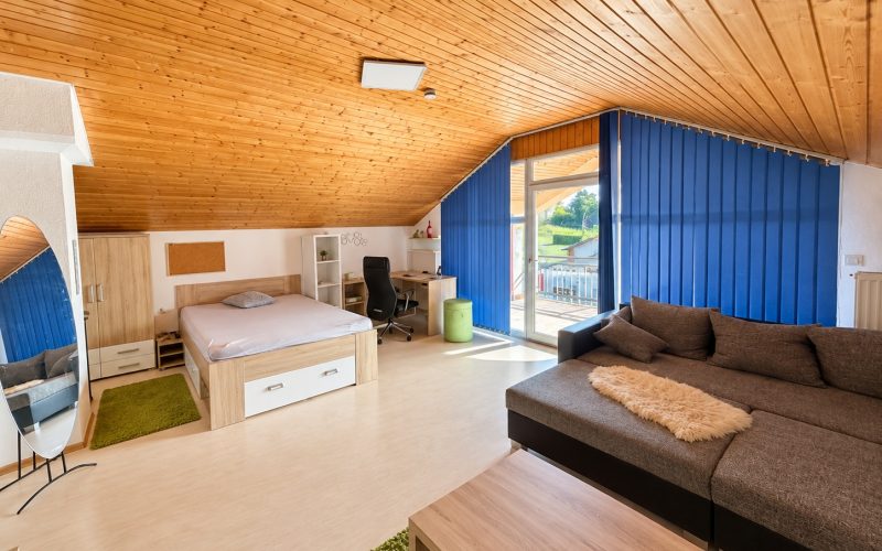 Studiozimmer im Dachgeschoss